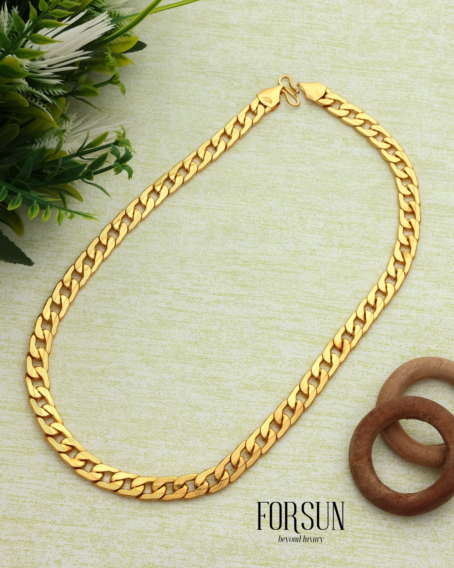 Memoir Genuine Brass Alloy Micron Goldplated Heavy Chain necklace for Men